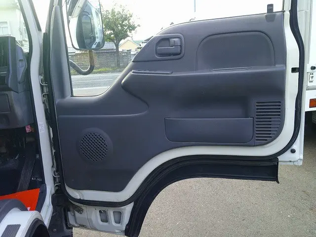 いすゞ エルフ TKG-NHS85A(4WD)の写真13