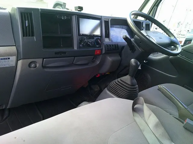 いすゞ エルフ TKG-NHS85A(4WD)の写真16