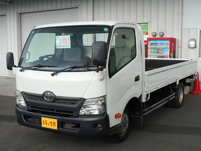トヨタ ダイナ XZU775(4WD)の写真1
