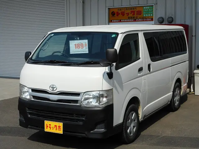 トヨタ ハイエースバン LDF-KDH206V(4WD)の写真1