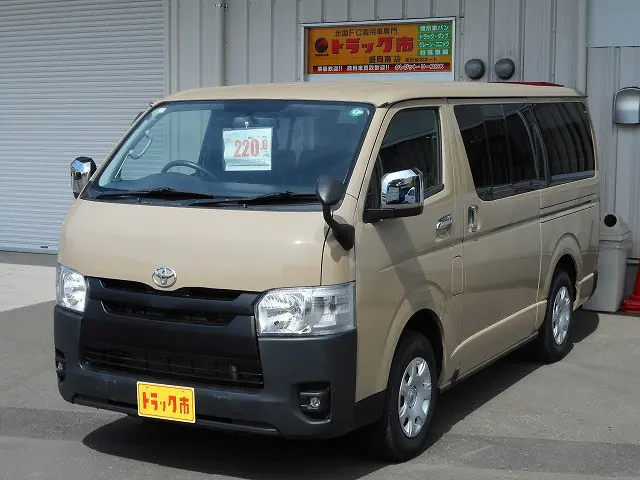 トヨタ ハイエースバン ADF-KDH206V(4WD)の写真1