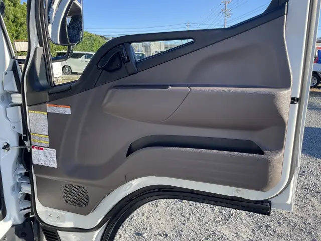 三菱 キャンター 2RG-FBA60(2WD)の写真37