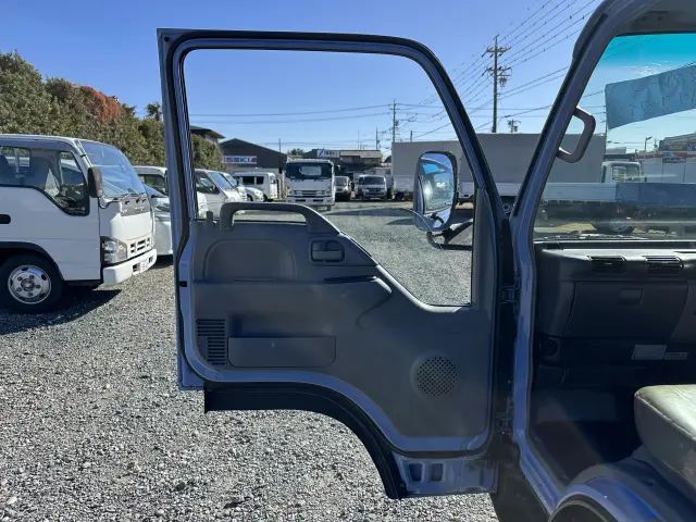 創業以来多くのトラックなどの業務用車両や乗用車の車検・点検・整備・板金・塗装を行ってます!!創業30年以上の実績と、経験豊富なスタッフが対応いたします。|日産 アトラス PB-AKR81(2WD)の写真42