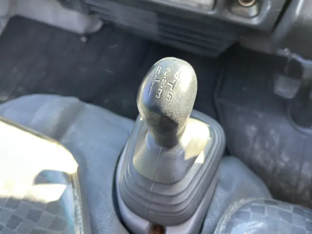 創業以来多くのトラックなどの業務用車両や乗用車の車検・点検・整備・板金・塗装を行ってます!!創業30年以上の実績と、経験豊富なスタッフが対応いたします。|日産 アトラス PB-AKR81(2WD)の写真48