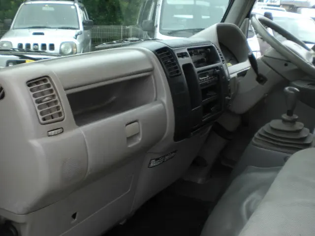 創業以来多くのトラックなどの業務用車両や乗用車の車検・点検・整備・板金・塗装を行ってます!!創業30年以上の実績と、経験豊富なスタッフが対応いたします。|トヨタ ダイナ BDG-XZU308の写真19