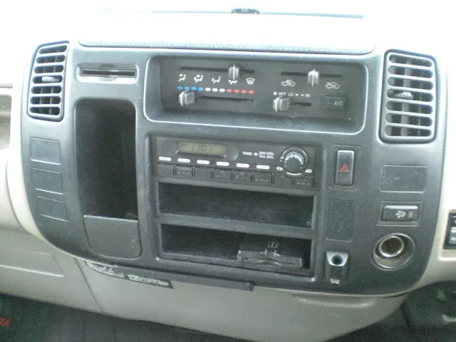 創業以来多くのトラックなどの業務用車両や乗用車の車検・点検・整備・板金・塗装を行ってます!!創業30年以上の実績と、経験豊富なスタッフが対応いたします。|トヨタ ダイナ BDG-XZU308の写真20