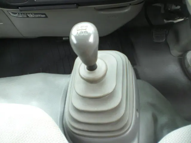 創業以来多くのトラックなどの業務用車両や乗用車の車検・点検・整備・板金・塗装を行ってます!!創業30年以上の実績と、経験豊富なスタッフが対応いたします。|トヨタ ダイナ BDG-XZU308の写真22