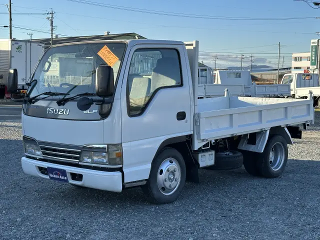 いすゞ エルフ KR-NKR81ED(2WD)の写真1