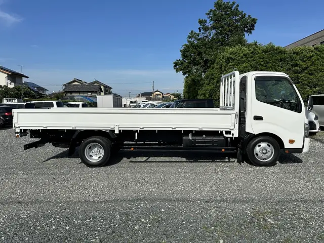 創業以来多くのトラックなどの業務用車両や乗用車の車検・点検・整備・板金・塗装を行ってます!!創業30年以上の実績と、経験豊富なスタッフが対応いたします。|日野 デュトロ TKG-XZU720M(未入力/関係無)の写真6