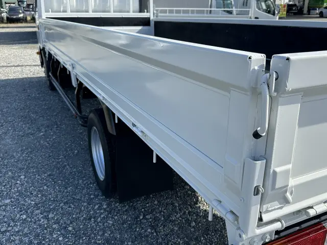 創業以来多くのトラックなどの業務用車両や乗用車の車検・点検・整備・板金・塗装を行ってます!!創業30年以上の実績と、経験豊富なスタッフが対応いたします。|日野 デュトロ TKG-XZU720M(未入力/関係無)の写真18