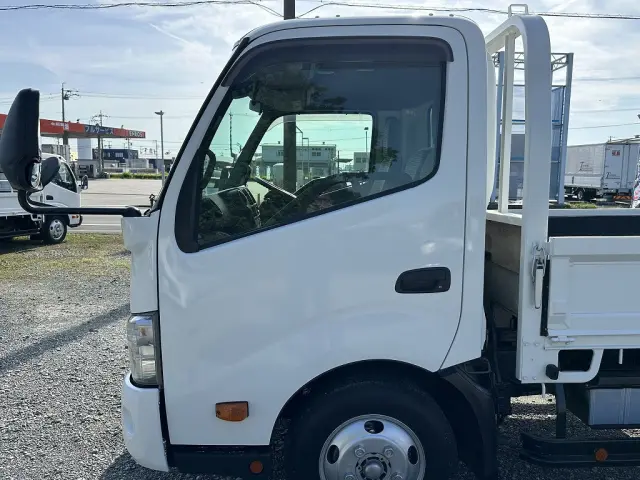 創業以来多くのトラックなどの業務用車両や乗用車の車検・点検・整備・板金・塗装を行ってます!!創業30年以上の実績と、経験豊富なスタッフが対応いたします。|日野 デュトロ TKG-XZU720M(未入力/関係無)の写真34