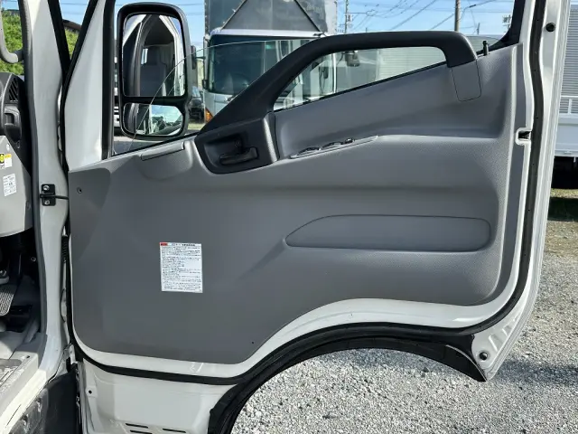 創業以来多くのトラックなどの業務用車両や乗用車の車検・点検・整備・板金・塗装を行ってます!!創業30年以上の実績と、経験豊富なスタッフが対応いたします。|日野 デュトロ TKG-XZU720M(未入力/関係無)の写真37