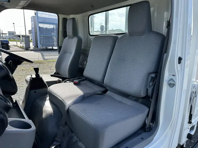 創業以来多くのトラックなどの業務用車両や乗用車の車検・点検・整備・板金・塗装を行ってます!!創業30年以上の実績と、経験豊富なスタッフが対応いたします。|日野 デュトロ TKG-XZU720M(未入力/関係無)の写真39