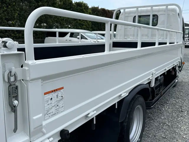 創業以来多くのトラックなどの業務用車両や乗用車の車検・点検・整備・板金・塗装を行ってます！！創業３０年以上の実績と、経験豊富なスタッフが対応いたします。|トヨタ ダイナ TKG-XZU655(2WD)の写真11