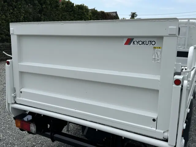 創業以来多くのトラックなどの業務用車両や乗用車の車検・点検・整備・板金・塗装を行ってます！！創業３０年以上の実績と、経験豊富なスタッフが対応いたします。|トヨタ ダイナ TKG-XZU655(2WD)の写真12