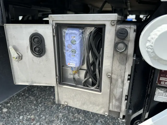 創業以来多くのトラックなどの業務用車両や乗用車の車検・点検・整備・板金・塗装を行ってます！！創業３０年以上の実績と、経験豊富なスタッフが対応いたします。|トヨタ ダイナ TKG-XZU655(2WD)の写真19