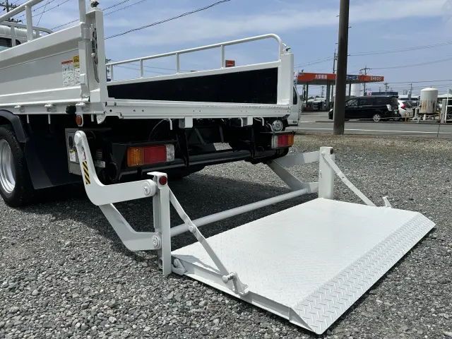 創業以来多くのトラックなどの業務用車両や乗用車の車検・点検・整備・板金・塗装を行ってます！！創業３０年以上の実績と、経験豊富なスタッフが対応いたします。|トヨタ ダイナ TKG-XZU655(2WD)の写真20