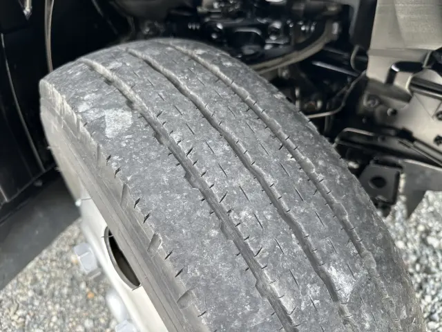 創業以来多くのトラックなどの業務用車両や乗用車の車検・点検・整備・板金・塗装を行ってます！！創業３０年以上の実績と、経験豊富なスタッフが対応いたします。|トヨタ ダイナ TKG-XZU655(2WD)の写真32