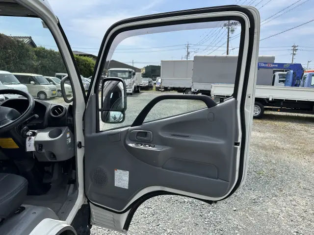 創業以来多くのトラックなどの業務用車両や乗用車の車検・点検・整備・板金・塗装を行ってます！！創業３０年以上の実績と、経験豊富なスタッフが対応いたします。|トヨタ ダイナ TKG-XZU655(2WD)の写真35