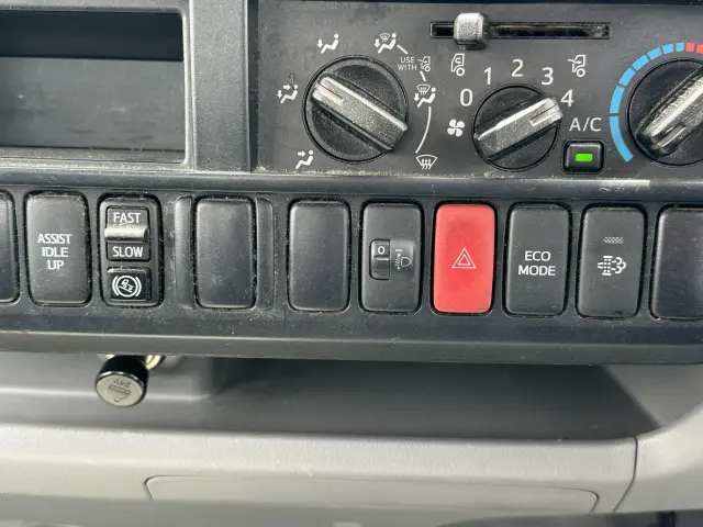 創業以来多くのトラックなどの業務用車両や乗用車の車検・点検・整備・板金・塗装を行ってます！！創業３０年以上の実績と、経験豊富なスタッフが対応いたします。|トヨタ ダイナ TKG-XZU655(2WD)の写真45