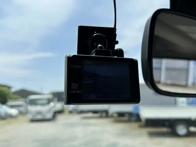 創業以来多くのトラックなどの業務用車両や乗用車の車検・点検・整備・板金・塗装を行ってます！！創業３０年以上の実績と、経験豊富なスタッフが対応いたします。|トヨタ ダイナ TKG-XZU655(2WD)の写真48