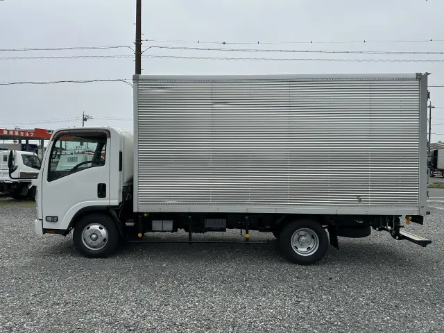 創業以来多くのトラックなどの業務用車両や乗用車の車検・点検・整備・板金・塗装を行ってます!!創業30年以上の実績と、経験豊富なスタッフが対応いたします。|いすゞ エルフ TRG-NPR85AN(2WD)の写真6