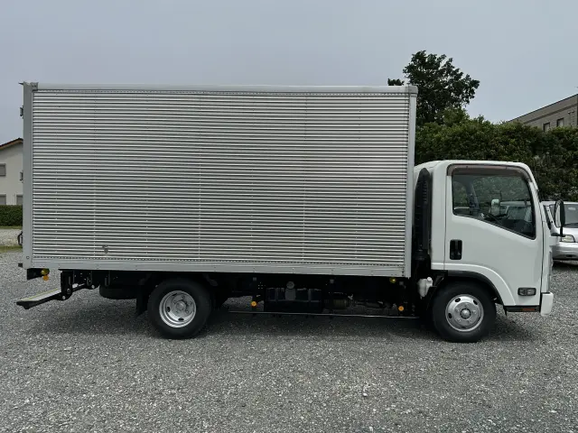 創業以来多くのトラックなどの業務用車両や乗用車の車検・点検・整備・板金・塗装を行ってます!!創業30年以上の実績と、経験豊富なスタッフが対応いたします。|いすゞ エルフ TRG-NPR85AN(2WD)の写真7