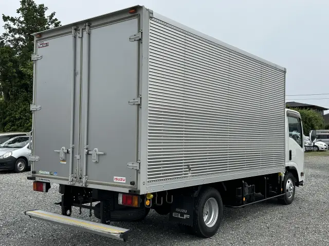 創業以来多くのトラックなどの業務用車両や乗用車の車検・点検・整備・板金・塗装を行ってます!!創業30年以上の実績と、経験豊富なスタッフが対応いたします。|いすゞ エルフ TRG-NPR85AN(2WD)の写真9