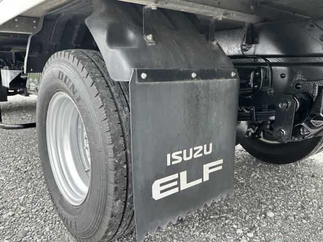 創業以来多くのトラックなどの業務用車両や乗用車の車検・点検・整備・板金・塗装を行ってます!!創業30年以上の実績と、経験豊富なスタッフが対応いたします。|いすゞ エルフ TRG-NPR85AN(2WD)の写真26