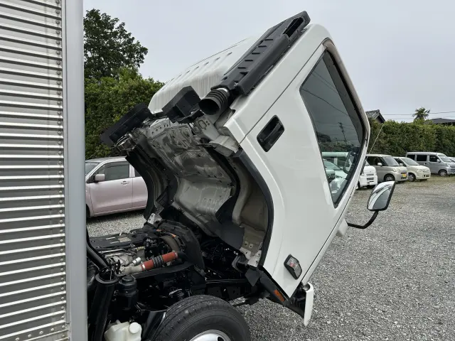 創業以来多くのトラックなどの業務用車両や乗用車の車検・点検・整備・板金・塗装を行ってます!!創業30年以上の実績と、経験豊富なスタッフが対応いたします。|いすゞ エルフ TRG-NPR85AN(2WD)の写真32
