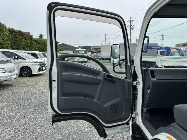 創業以来多くのトラックなどの業務用車両や乗用車の車検・点検・整備・板金・塗装を行ってます!!創業30年以上の実績と、経験豊富なスタッフが対応いたします。|いすゞ エルフ TRG-NPR85AN(2WD)の写真33