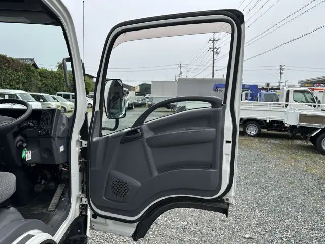 創業以来多くのトラックなどの業務用車両や乗用車の車検・点検・整備・板金・塗装を行ってます!!創業30年以上の実績と、経験豊富なスタッフが対応いたします。|いすゞ エルフ TRG-NPR85AN(2WD)の写真34