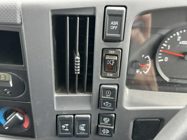 創業以来多くのトラックなどの業務用車両や乗用車の車検・点検・整備・板金・塗装を行ってます!!創業30年以上の実績と、経験豊富なスタッフが対応いたします。|いすゞ エルフ TRG-NPR85AN(2WD)の写真39