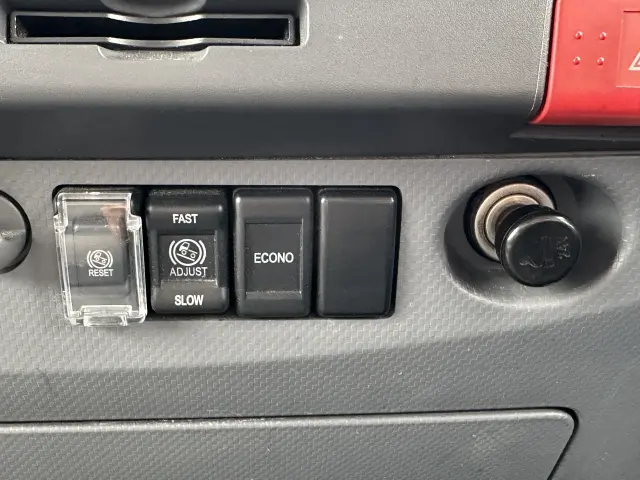 創業以来多くのトラックなどの業務用車両や乗用車の車検・点検・整備・板金・塗装を行ってます!!創業30年以上の実績と、経験豊富なスタッフが対応いたします。|いすゞ エルフ TRG-NPR85AN(2WD)の写真44