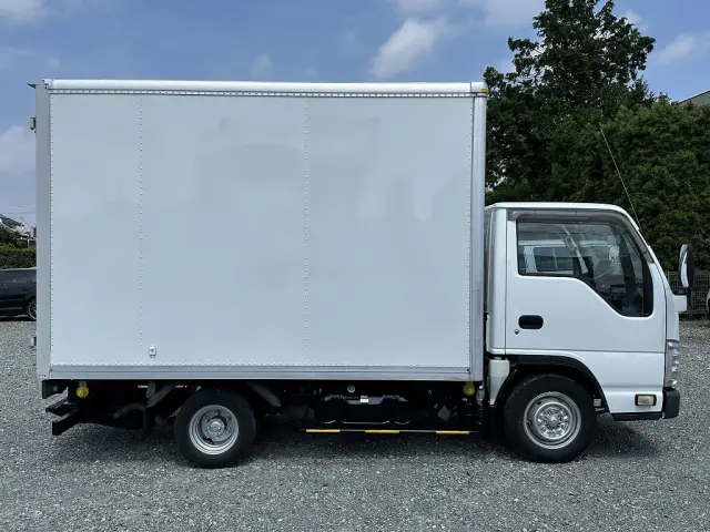 創業以来多くのトラックなどの業務用車両や乗用車の車検・点検・整備・板金・塗装を行ってます！！創業３０年以上の実績と、経験豊富なスタッフが対応いたします。|いすゞ エルフ TKG-NHR85AN(2WD)の写真6