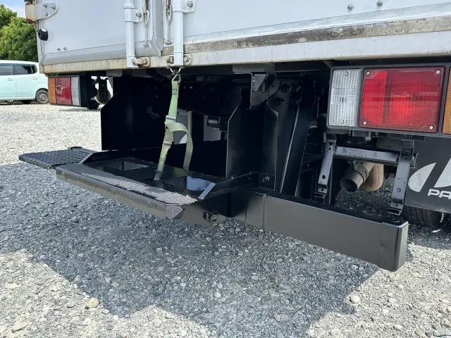 創業以来多くのトラックなどの業務用車両や乗用車の車検・点検・整備・板金・塗装を行ってます！！創業３０年以上の実績と、経験豊富なスタッフが対応いたします。|いすゞ エルフ TKG-NHR85AN(2WD)の写真28