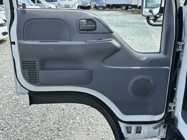 創業以来多くのトラックなどの業務用車両や乗用車の車検・点検・整備・板金・塗装を行ってます！！創業３０年以上の実績と、経験豊富なスタッフが対応いたします。|いすゞ エルフ TKG-NHR85AN(2WD)の写真34