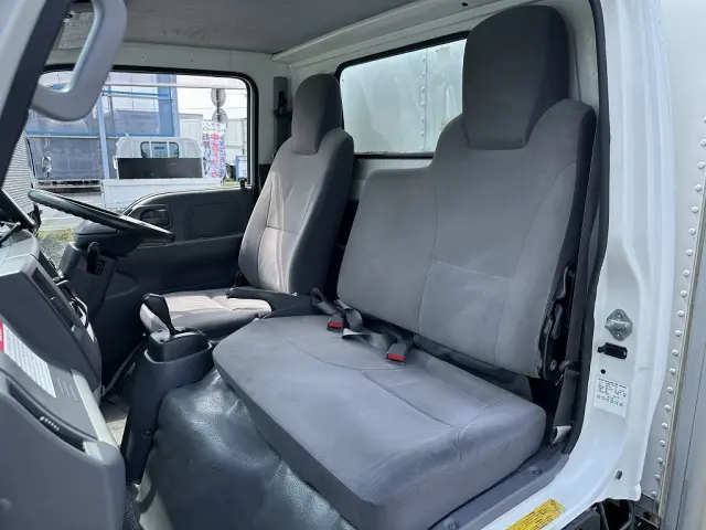 創業以来多くのトラックなどの業務用車両や乗用車の車検・点検・整備・板金・塗装を行ってます！！創業３０年以上の実績と、経験豊富なスタッフが対応いたします。|いすゞ エルフ TKG-NHR85AN(2WD)の写真35