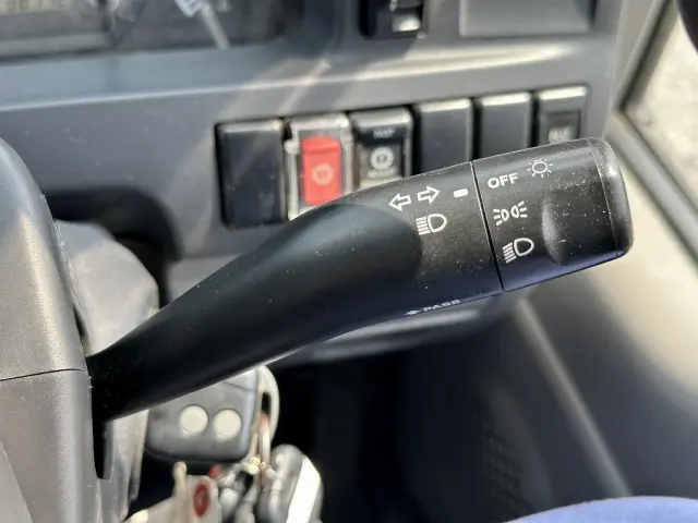 創業以来多くのトラックなどの業務用車両や乗用車の車検・点検・整備・板金・塗装を行ってます！！創業３０年以上の実績と、経験豊富なスタッフが対応いたします。|いすゞ エルフ TKG-NHR85AN(2WD)の写真42