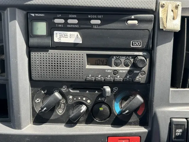 創業以来多くのトラックなどの業務用車両や乗用車の車検・点検・整備・板金・塗装を行ってます！！創業３０年以上の実績と、経験豊富なスタッフが対応いたします。|いすゞ エルフ TKG-NHR85AN(2WD)の写真44