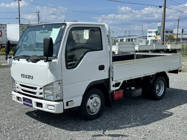 エルフ入庫しました。２ｔ積、全低床、標準平ボディ、外装、下回り仕上済。|いすゞ エルフ TPG-NJR85A(2WD)の写真1