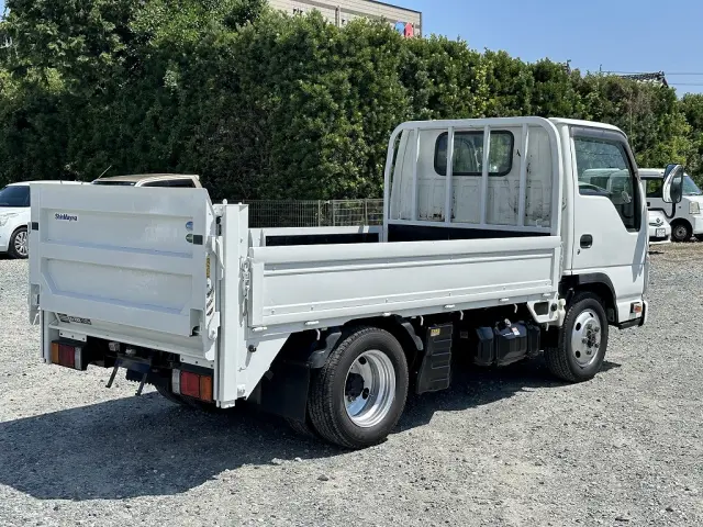 創業以来多くのトラックなどの業務用車両や乗用車の車検・点検・整備・板金・塗装を行ってます!!創業30年以上の実績と、経験豊富なスタッフが対応いたします。|マツダ タイタン TRG-LHS85A(4WD)の写真8