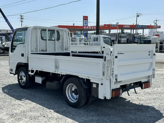 創業以来多くのトラックなどの業務用車両や乗用車の車検・点検・整備・板金・塗装を行ってます!!創業30年以上の実績と、経験豊富なスタッフが対応いたします。|マツダ タイタン TRG-LHS85A(4WD)の写真9