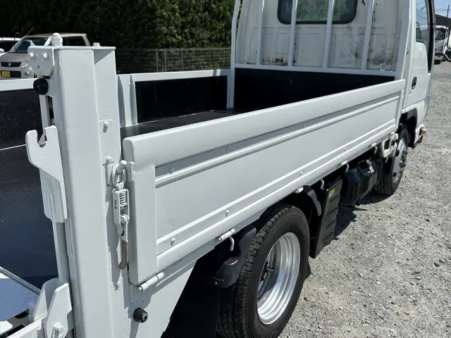 創業以来多くのトラックなどの業務用車両や乗用車の車検・点検・整備・板金・塗装を行ってます!!創業30年以上の実績と、経験豊富なスタッフが対応いたします。|マツダ タイタン TRG-LHS85A(4WD)の写真11