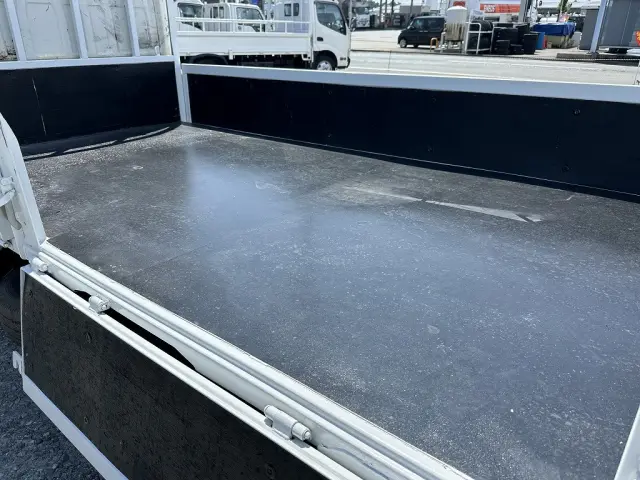 創業以来多くのトラックなどの業務用車両や乗用車の車検・点検・整備・板金・塗装を行ってます!!創業30年以上の実績と、経験豊富なスタッフが対応いたします。|マツダ タイタン TRG-LHS85A(4WD)の写真14