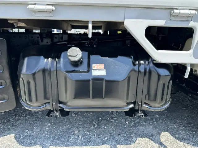 創業以来多くのトラックなどの業務用車両や乗用車の車検・点検・整備・板金・塗装を行ってます!!創業30年以上の実績と、経験豊富なスタッフが対応いたします。|マツダ タイタン TRG-LHS85A(4WD)の写真20