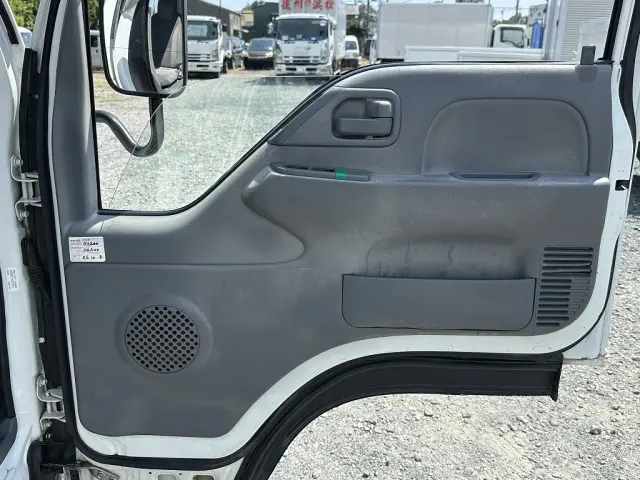 創業以来多くのトラックなどの業務用車両や乗用車の車検・点検・整備・板金・塗装を行ってます!!創業30年以上の実績と、経験豊富なスタッフが対応いたします。|マツダ タイタン TRG-LHS85A(4WD)の写真32