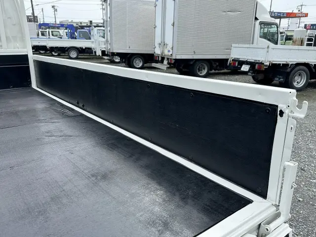 創業以来多くのトラックなどの業務用車両や乗用車の車検・点検・整備・板金・塗装を行ってます!!創業30年以上の実績と、経験豊富なスタッフが対応いたします。|トヨタ トヨエース 2RG-XZC605(2WD)の写真11