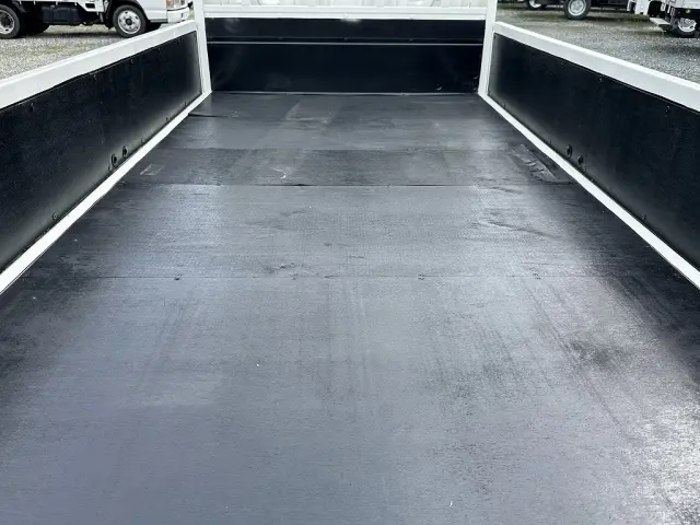 創業以来多くのトラックなどの業務用車両や乗用車の車検・点検・整備・板金・塗装を行ってます!!創業30年以上の実績と、経験豊富なスタッフが対応いたします。|トヨタ トヨエース 2RG-XZC605(2WD)の写真13