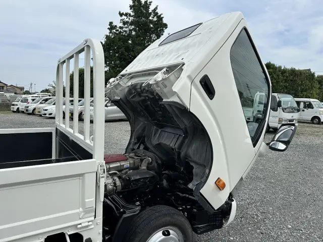 創業以来多くのトラックなどの業務用車両や乗用車の車検・点検・整備・板金・塗装を行ってます!!創業30年以上の実績と、経験豊富なスタッフが対応いたします。|トヨタ トヨエース 2RG-XZC605(2WD)の写真31